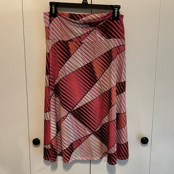 LuLaRoe medium pink skirt or can be worn as a short dress. - Picture 1 of 2